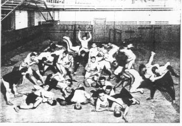 UW wrestling 1913, Credit Tyee