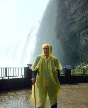Imai soke in front of the Canadian falls