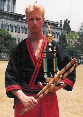 Såzen Sensei, World Champion in Arnis. Manila,1989.